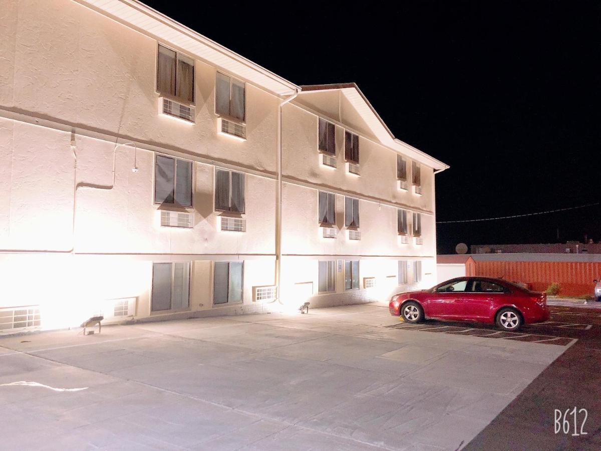 The Inn&Suites Sw Omaha Exterior photo